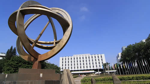 這所大學(xué)不是985、211，校友總財(cái)富僅次于清華北大，位居全國(guó)第三