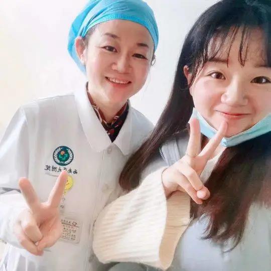 太勵(lì)志！沖上熱搜！四川護(hù)士媽媽陪女兒考研雙雙被錄?。?></a></div>

                  <div   id=